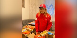 Cântăreață de muzică populară, voluntar Crucea Roșie