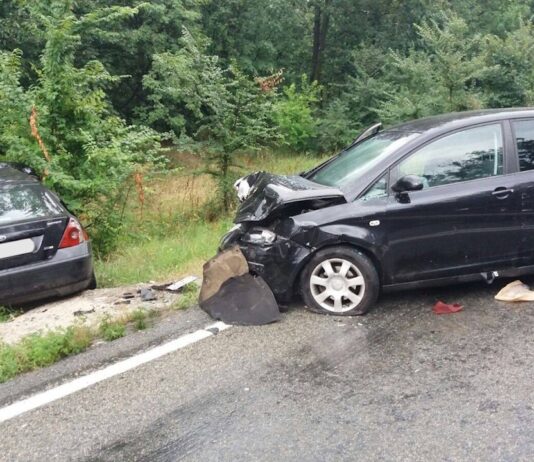 5 persoane implicate intr-un accident rutier. Printre acestea si un copil de 2 ani.