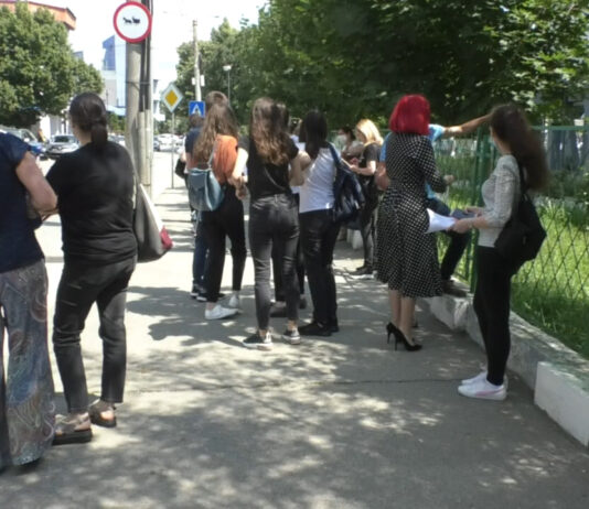 BAC: 12 FETE ȘI UN BĂIAT DE 10