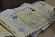 LICEENII OLTENI RENUNȚĂ LA DIPLOMA DE BAC