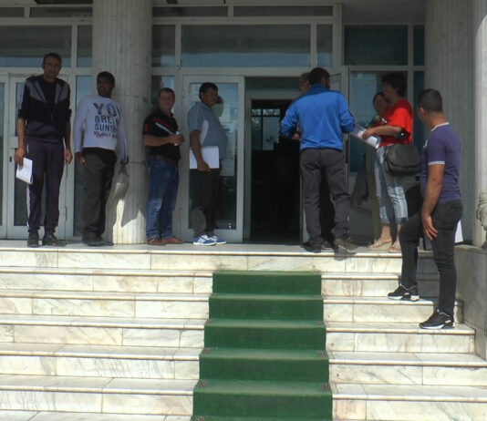 8 FERMIERI AU CERUT AJUTORUL PENTRU SECETĂ