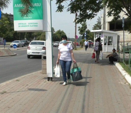 MASCA DE PROTECŢIE OBLIGATORIE ÎN JURUL ŞCOLILOR