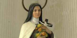 CREDINCIOȘII CATOLICI SE PREGĂTESC DE SĂRBĂTOARE