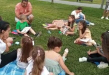 LECTURĂ LA FIRUL IERBII, ÎN PARC