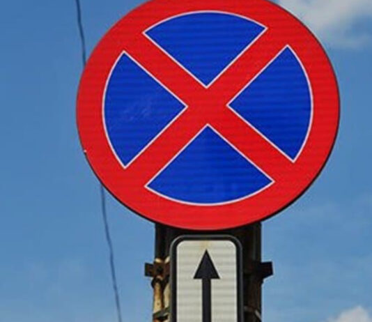 ZECI DE AMENZI PENTRU NERESPECTAREA INDICATORULUI „OPRIRE INTERZISĂ”