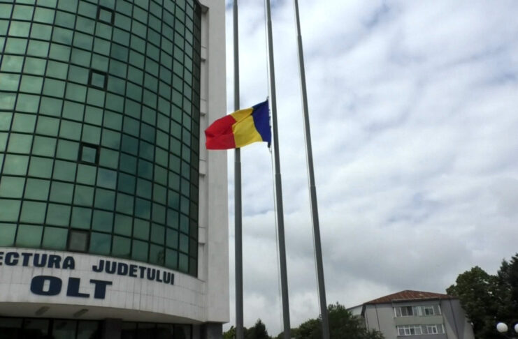 DRAPELUL ROMÂNIEI, SĂRBĂTORIT PRIN CEREMONIE MILITARĂ LA SLATINA