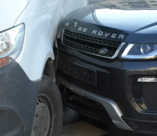 ACCIDENT ÎN SLATINA. O TÂNĂRĂ DE 18 ANI TRANSPORTATĂ LA SPITAL