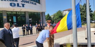 Drapelul Național, onorat la Slatina de jandarmi și reprezentanții instituțiilor statului