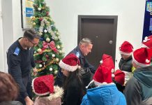 Copiii de la „Amicii” au adus Crăciunul în sufletele jandarmilor olteni