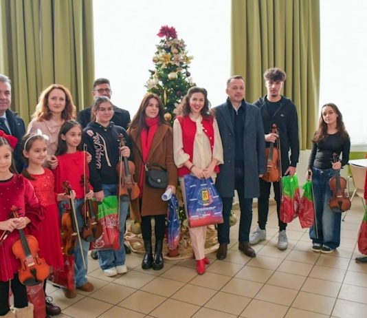 SPIRITUL CRĂCIUNULUI, ADUS DE ELEVI LA I.P.J. OLT