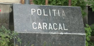 3 BĂRBAȚI ARESTAȚI, DUPĂ CE AU LOVIT ȘI AMENINȚAT O FAMILIE DIN CARACAL