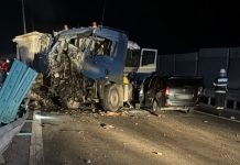 TIR RĂSTURNAT PE DRUMUL EXPRES