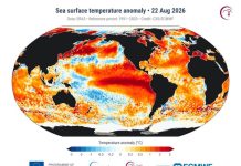 Oceanul bate recorduri de temperatură. În același timp, Groenlanda pierde o bucată de gheață de 76 km²