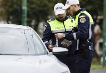 Peste 300 amenzi aplicate de polițiști în weekend