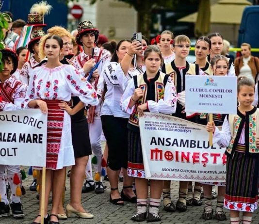 PREMIUL II PENTRU MICII DANSATORI DIN VALEA MARE! „DÂRJOVUL” A RIDICAT SALA ÎN PICIOARE LA BAIA MARE